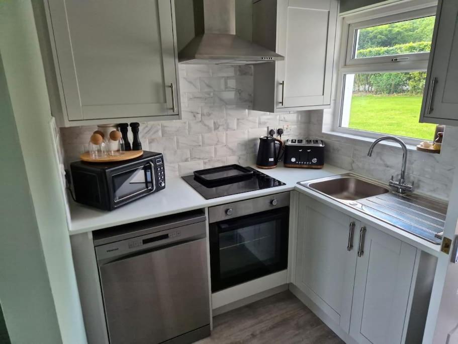 Ballyeaston Bracken Cottage מראה חיצוני תמונה