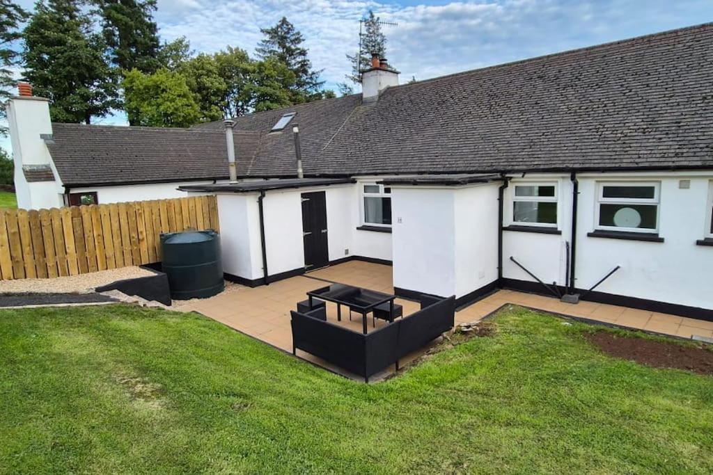 Ballyeaston Bracken Cottage מראה חיצוני תמונה