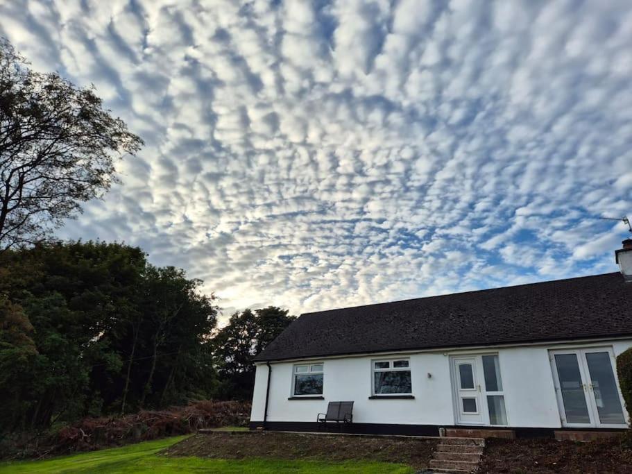 Ballyeaston Bracken Cottage מראה חיצוני תמונה